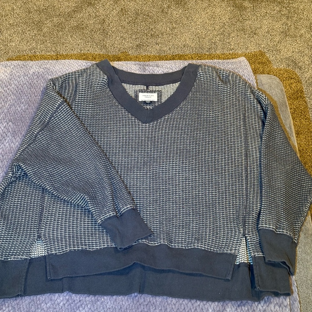 American Eagle Outfitters V-Neck Sweater in Navy and White